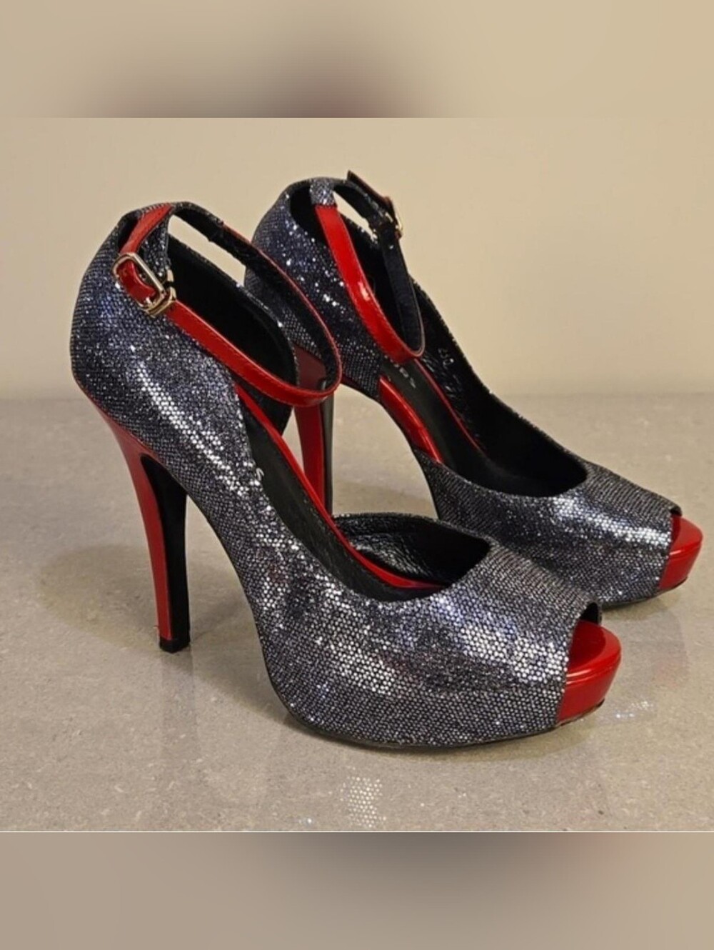 Mamas glam silver sparkly & red stiletto high heel peep toe ankle strap Sz 6